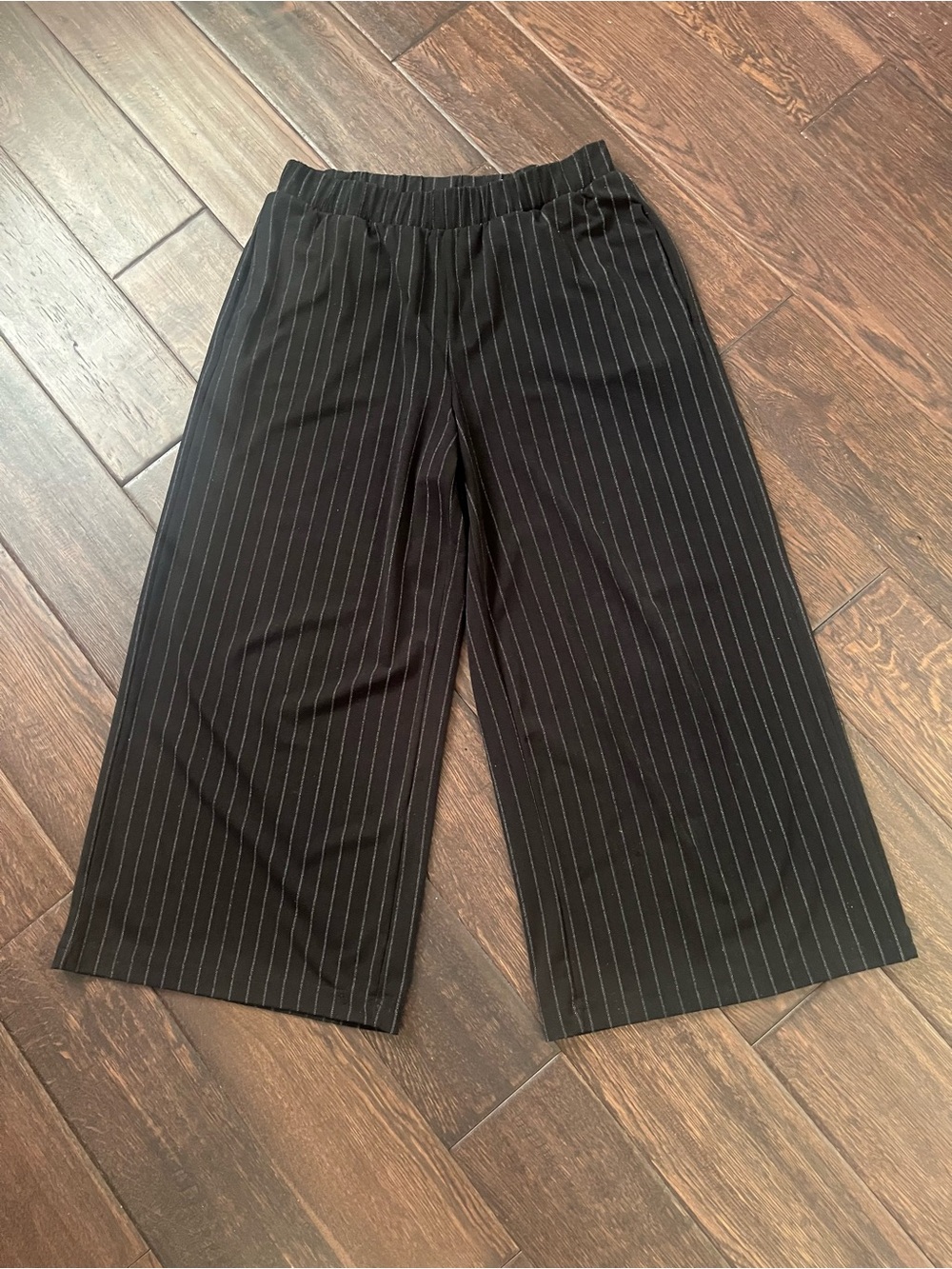Banana Republic Black Pinstripe Wide Leg Pull On Pants Size S (Fits M)